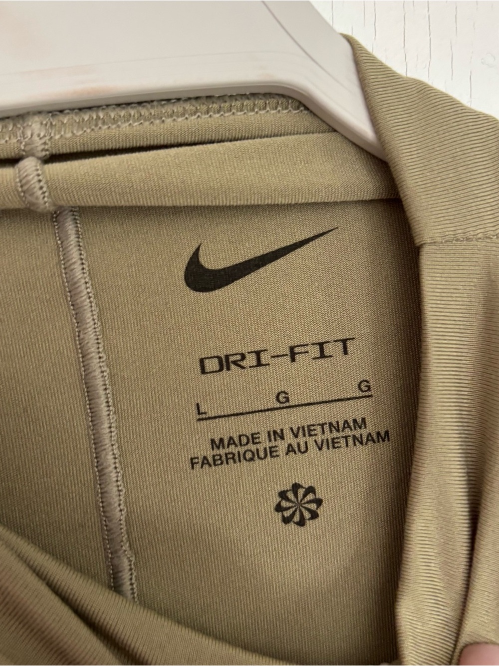 Nike One Dri-FIT Luxe Long-Sleeve Cropped Training Top Green - Picture 5 of 5